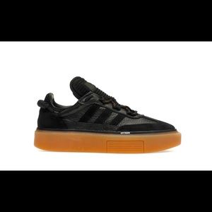 NWT Ivy Park Adidas Black Leather/Gum Sole Sneakers